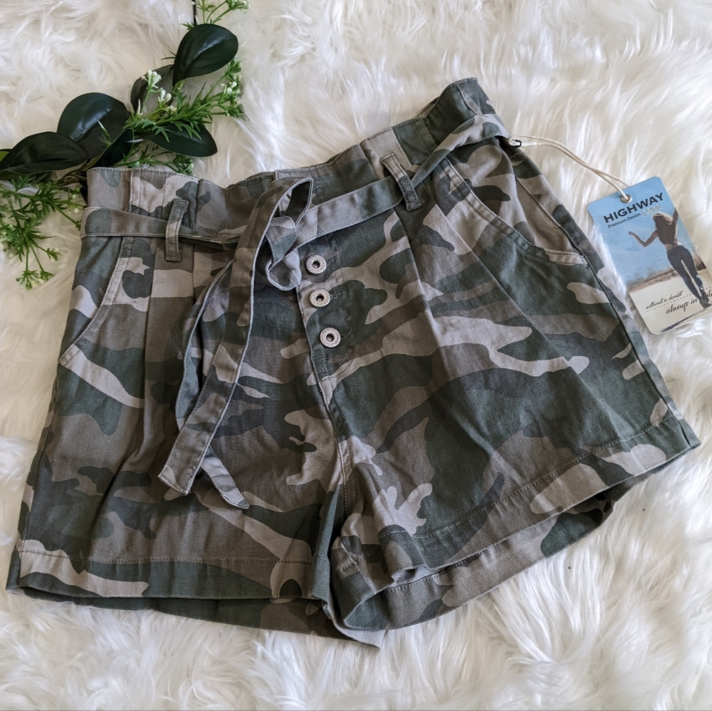 Highway Jeans Camo Shorts NWT - Picture 1 of 10